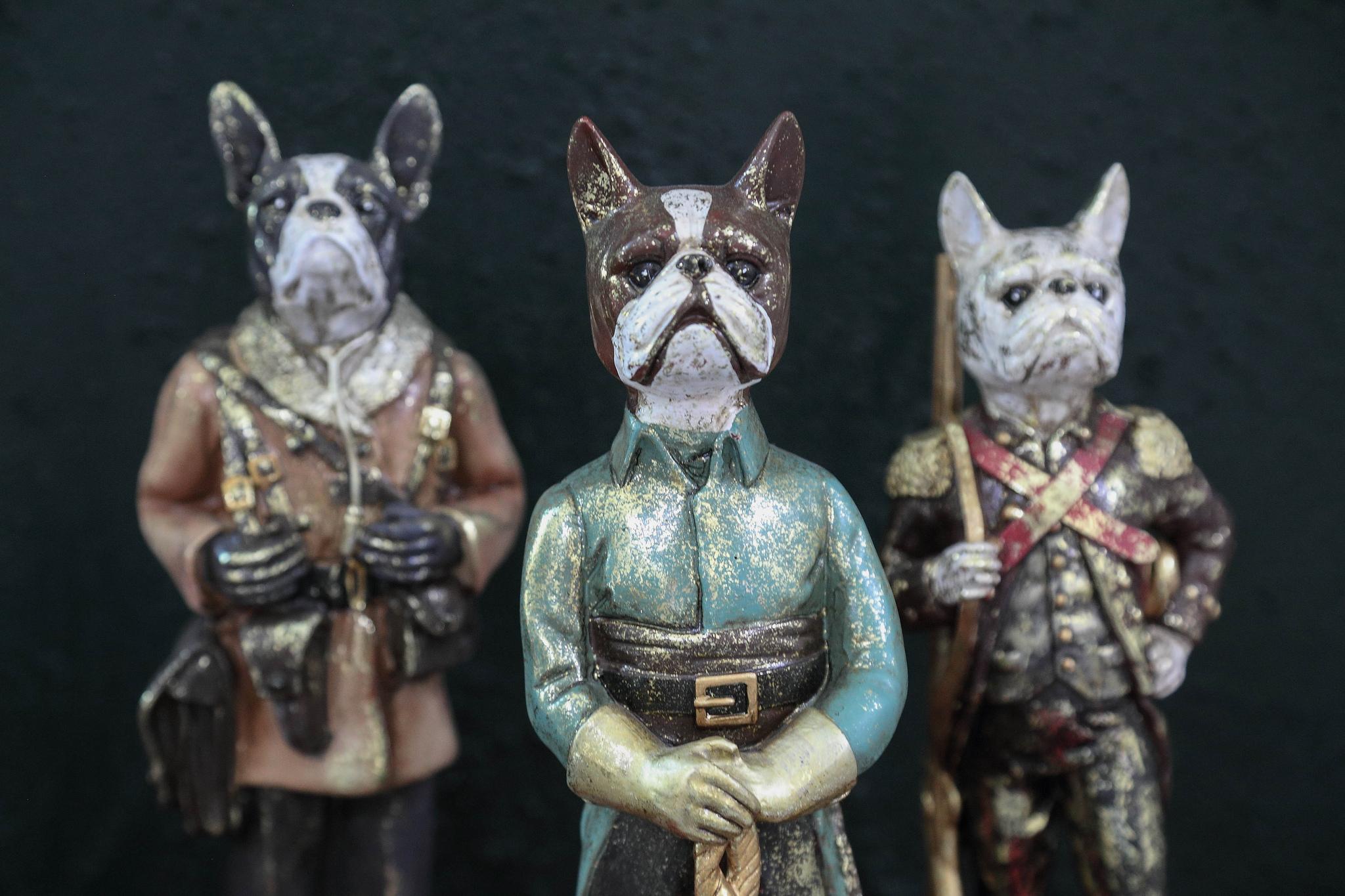 PTMD Arne Burghundy Poly Dog Statue