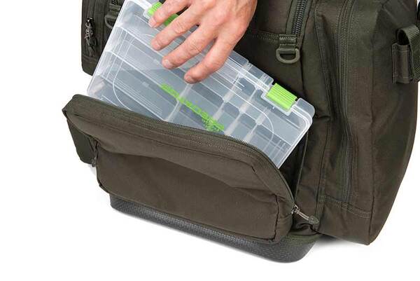 Sac à Dos Fox Rage Predator (avec Boîte de Pêche)