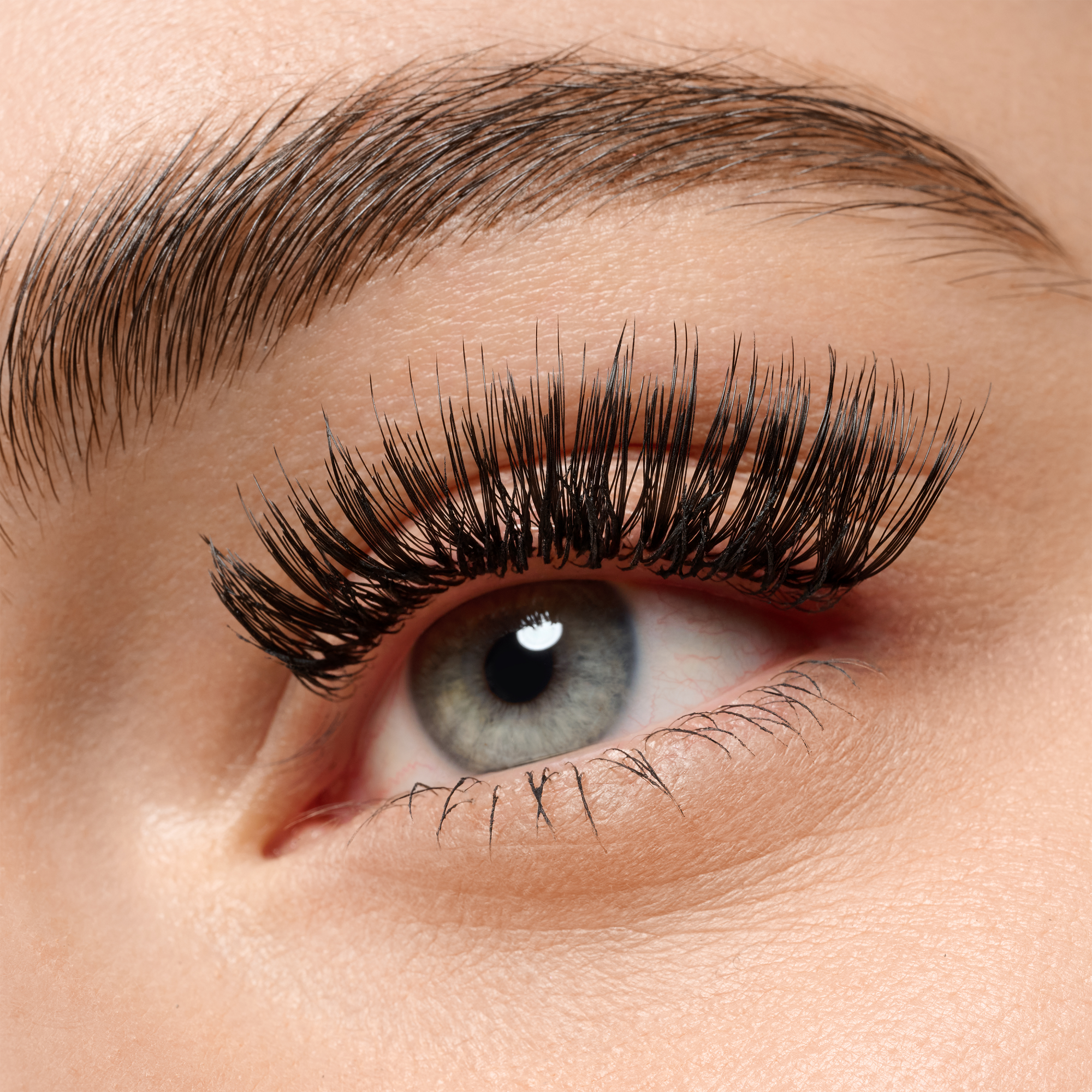 LASHES TO IMPRESS
