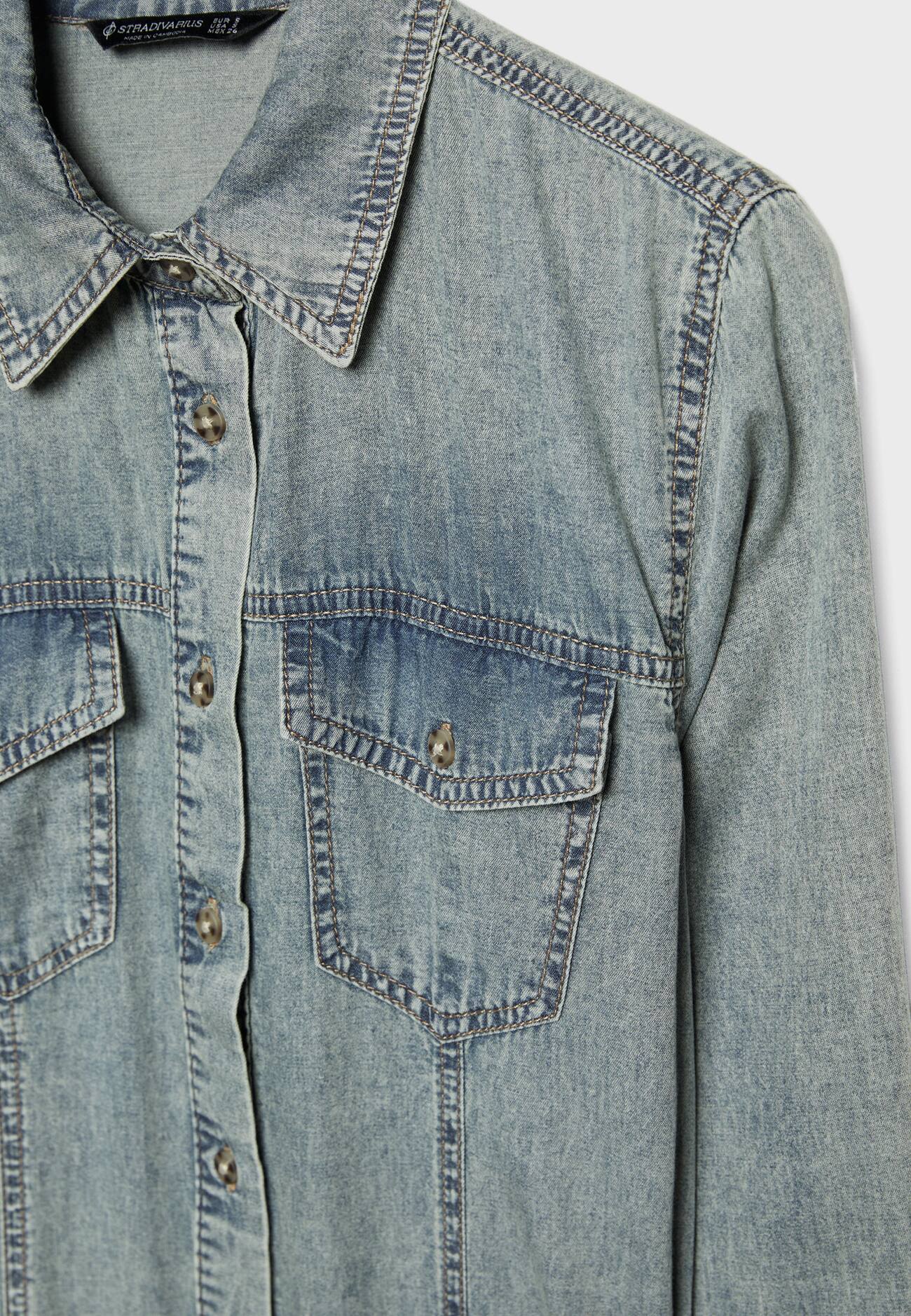 Vestido camisa midi em jeans