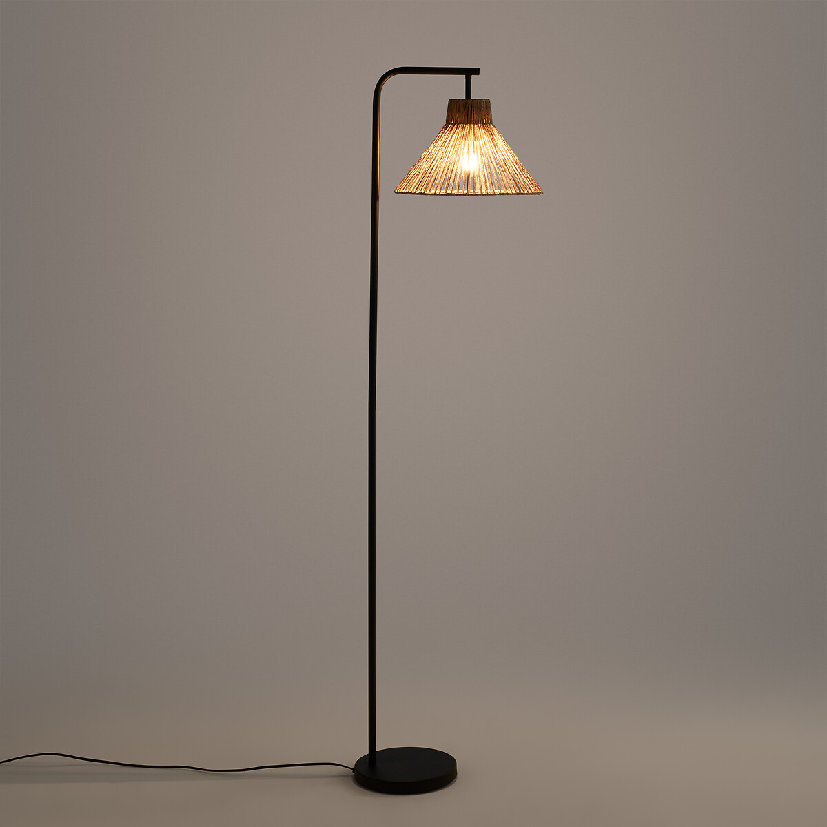 LA REDOUTE INTERIEURS<br>Luminária de pé em metal e cânhamo, Yaku
