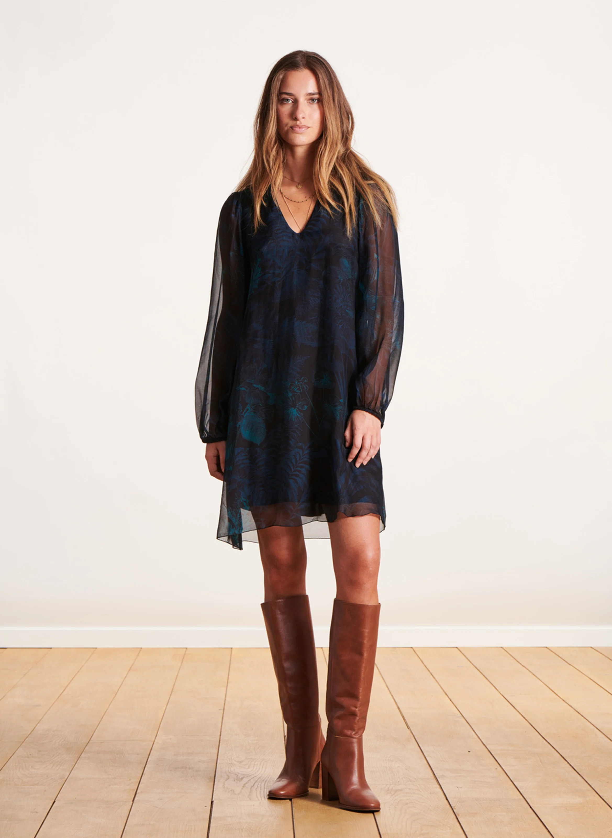 Robe courte col V à imprimé floral | Multicolore