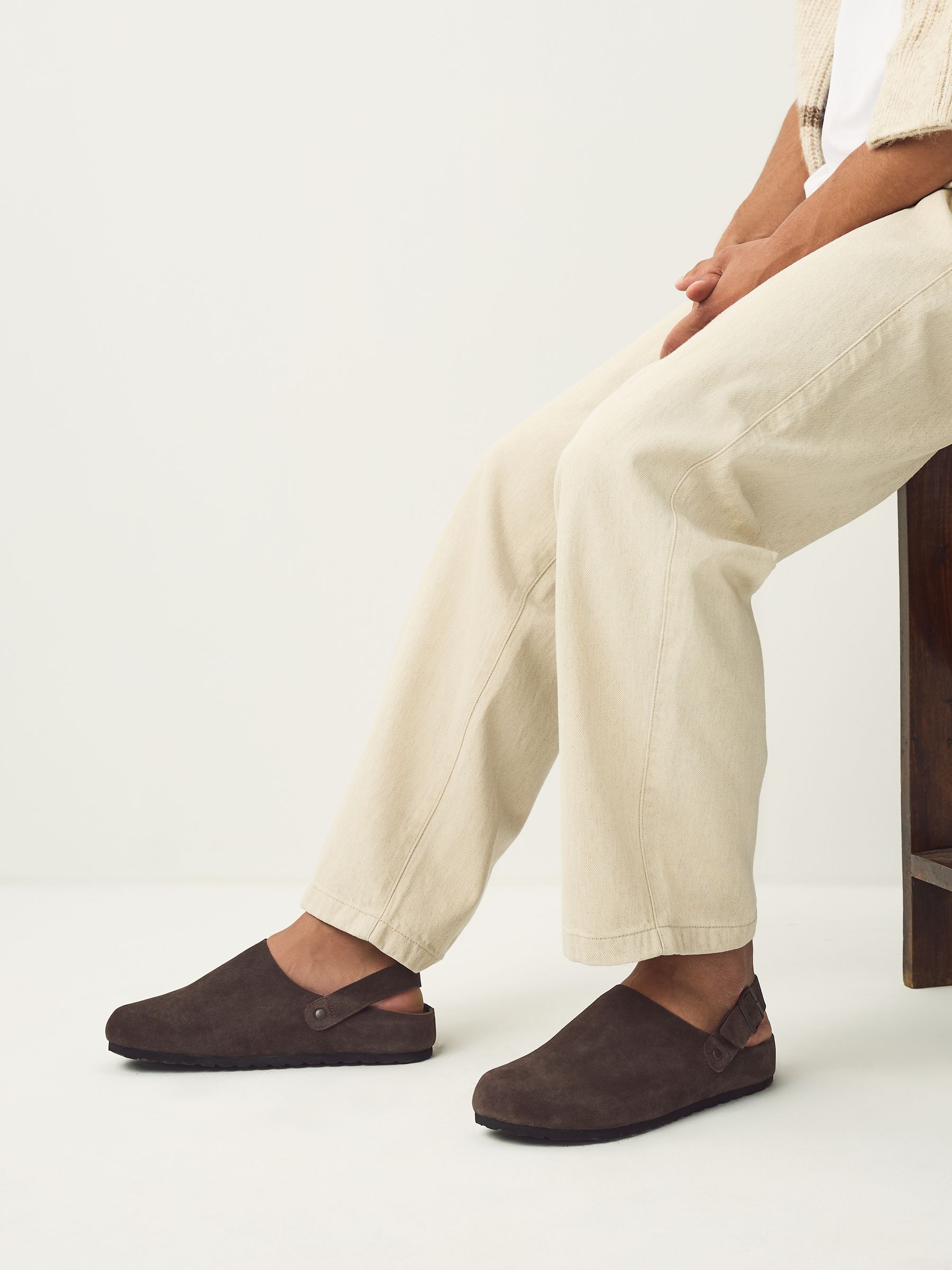 Bruin - Closed Toe Back Strap Mules
