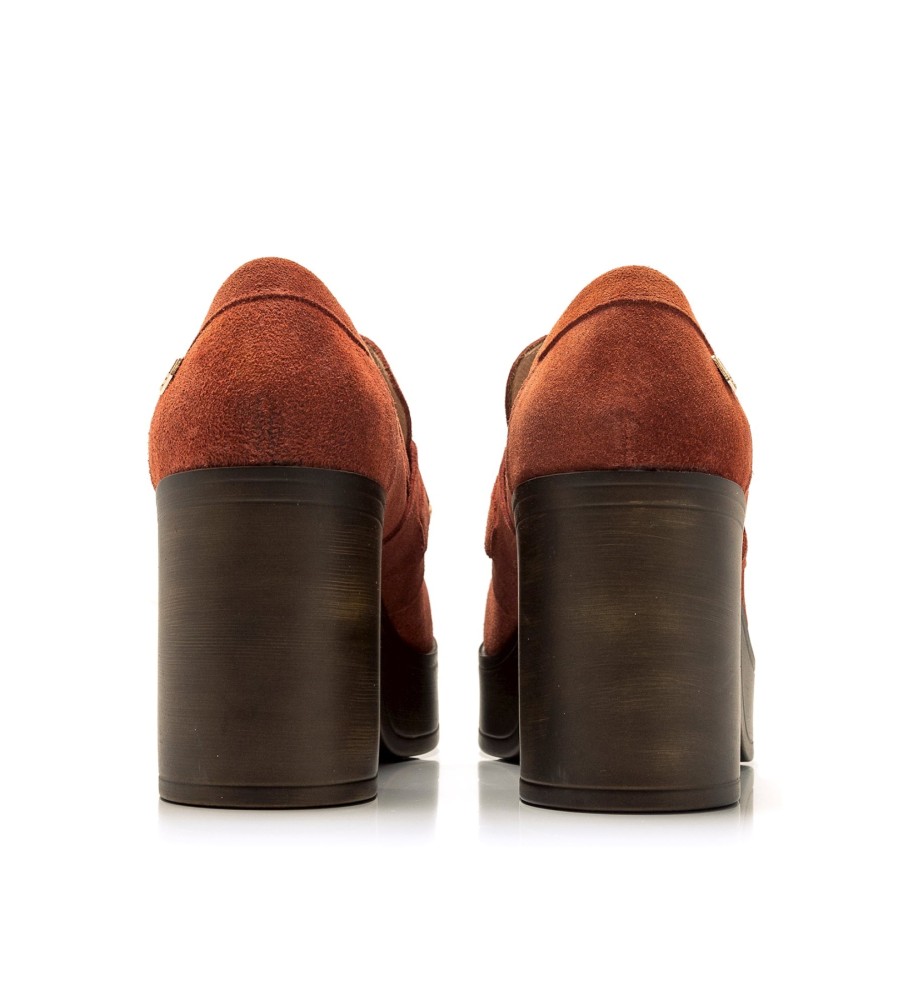 Sapatos Mustang anos 60 em couro vermelho - altura do salto: 8 cm -