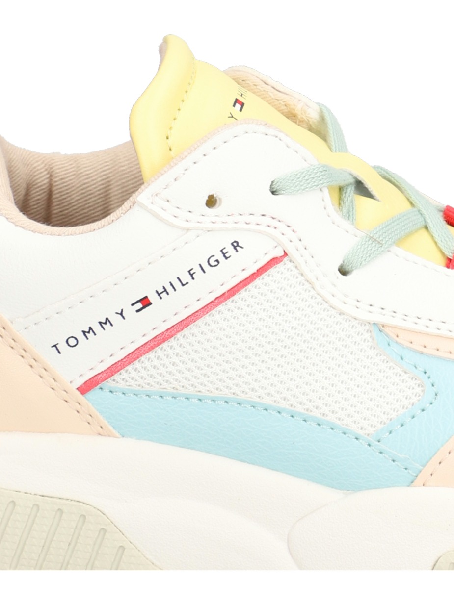 LOW CUT LACE-UP SNEAKER