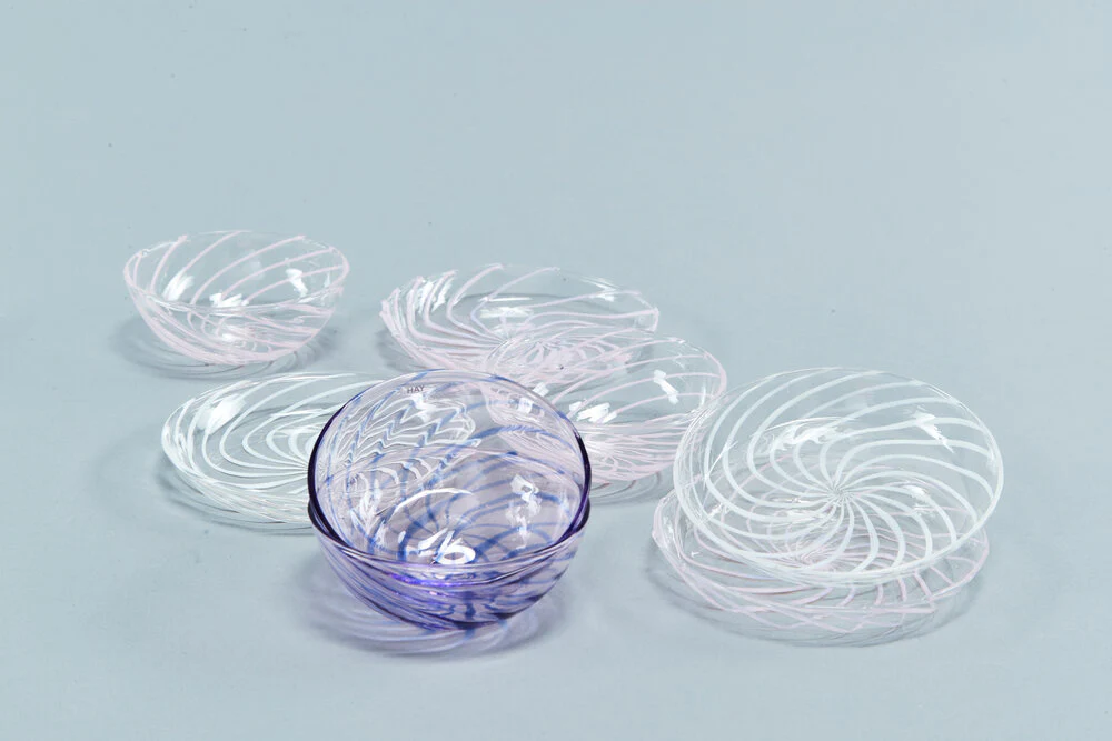 HAY  Spin Bowl, sæt af 2  - Light pink with blue stripe