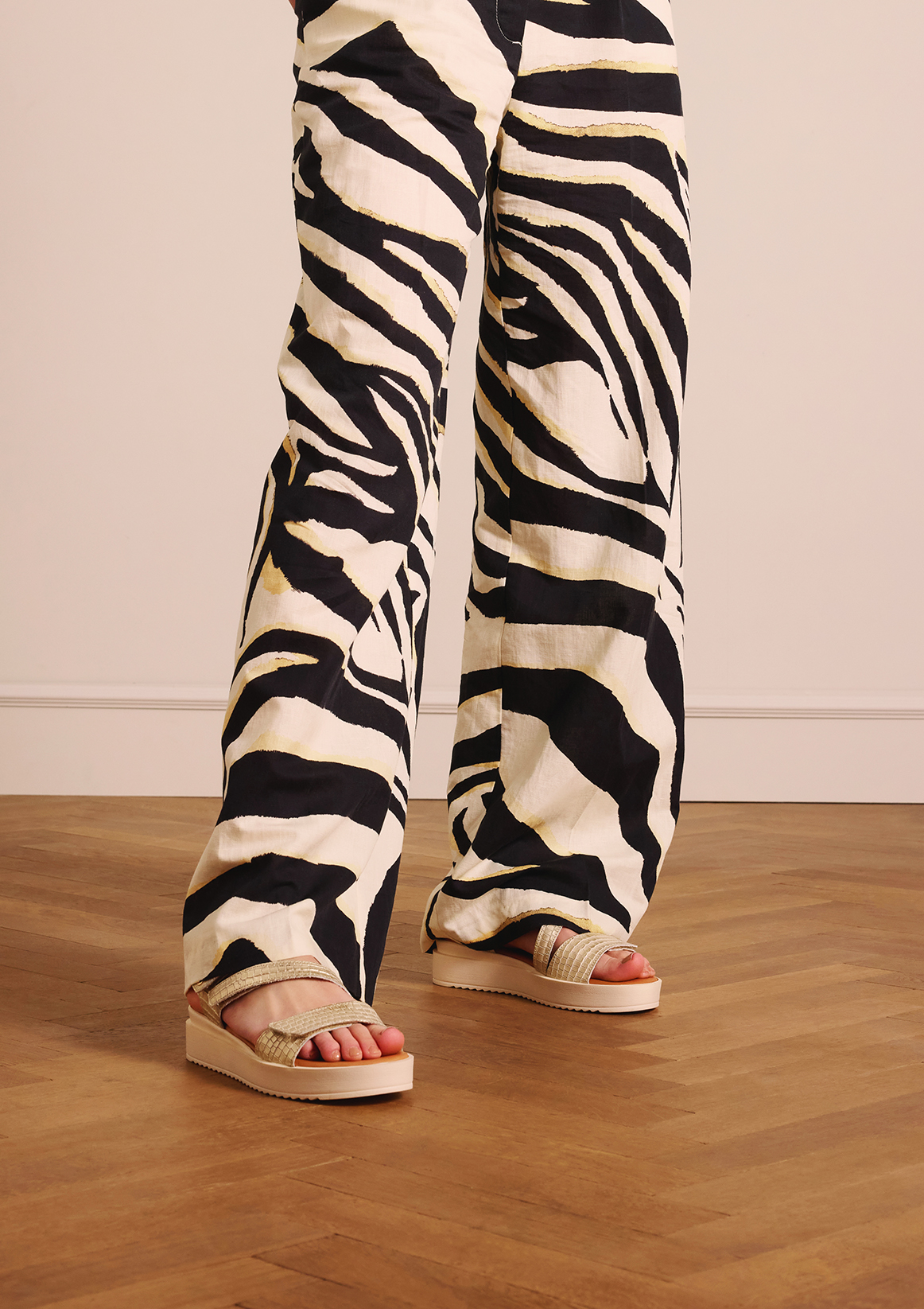 Gouden leren croco sandalen