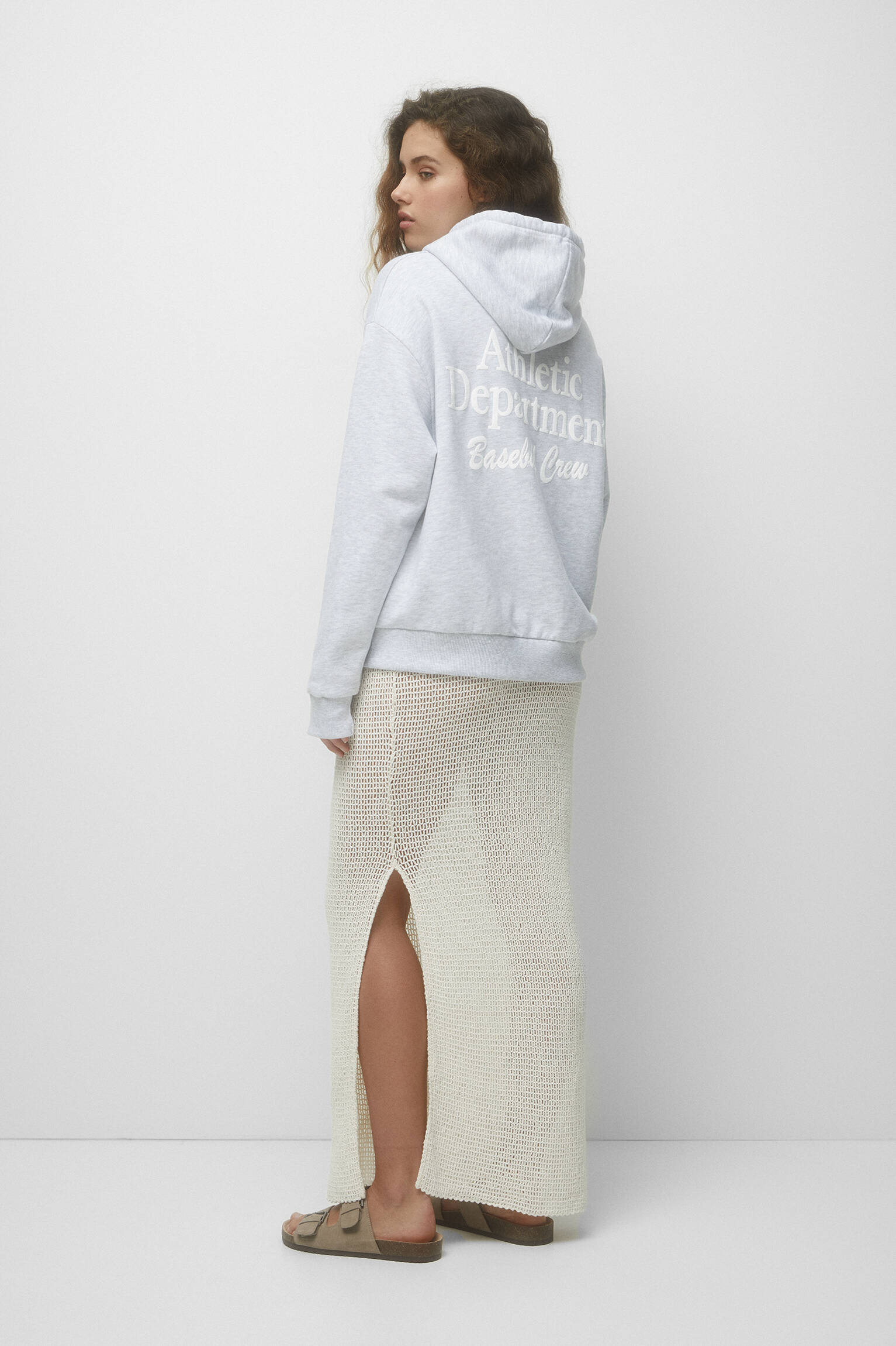 MOLETOM COM CAPUZ OVERSIZED - CINZA PESADO