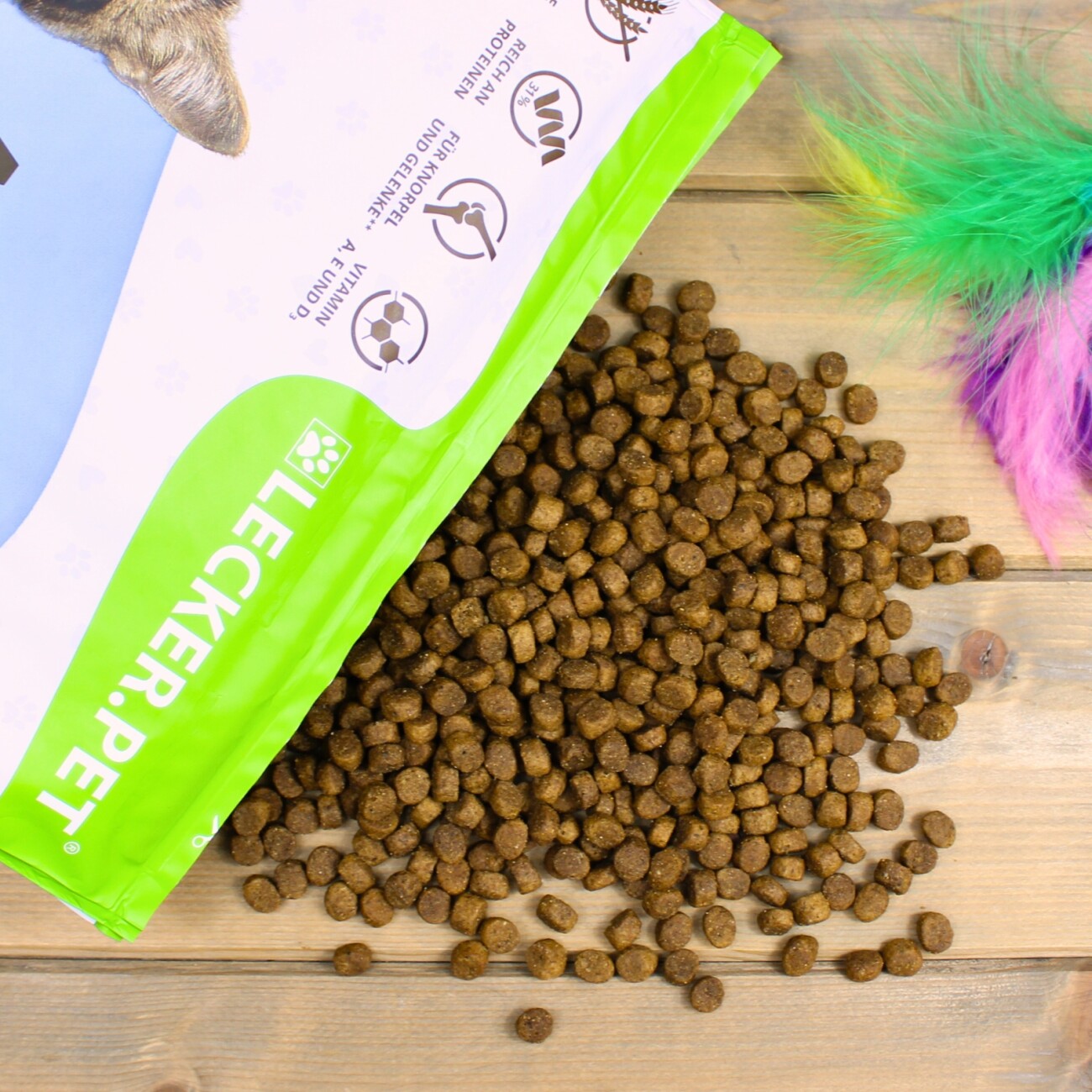 Lyra Pet Lecker.Pet Leo's Adult Geflügel & Forelle Katzenfutter Trockenfutter Vollnahrung 2,5 kg