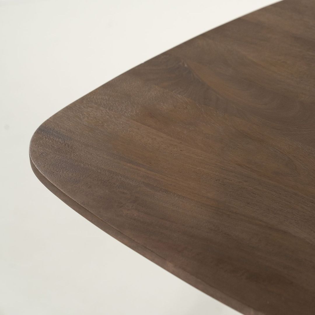 Eettafel Aron Lichtbruin van Eleonora