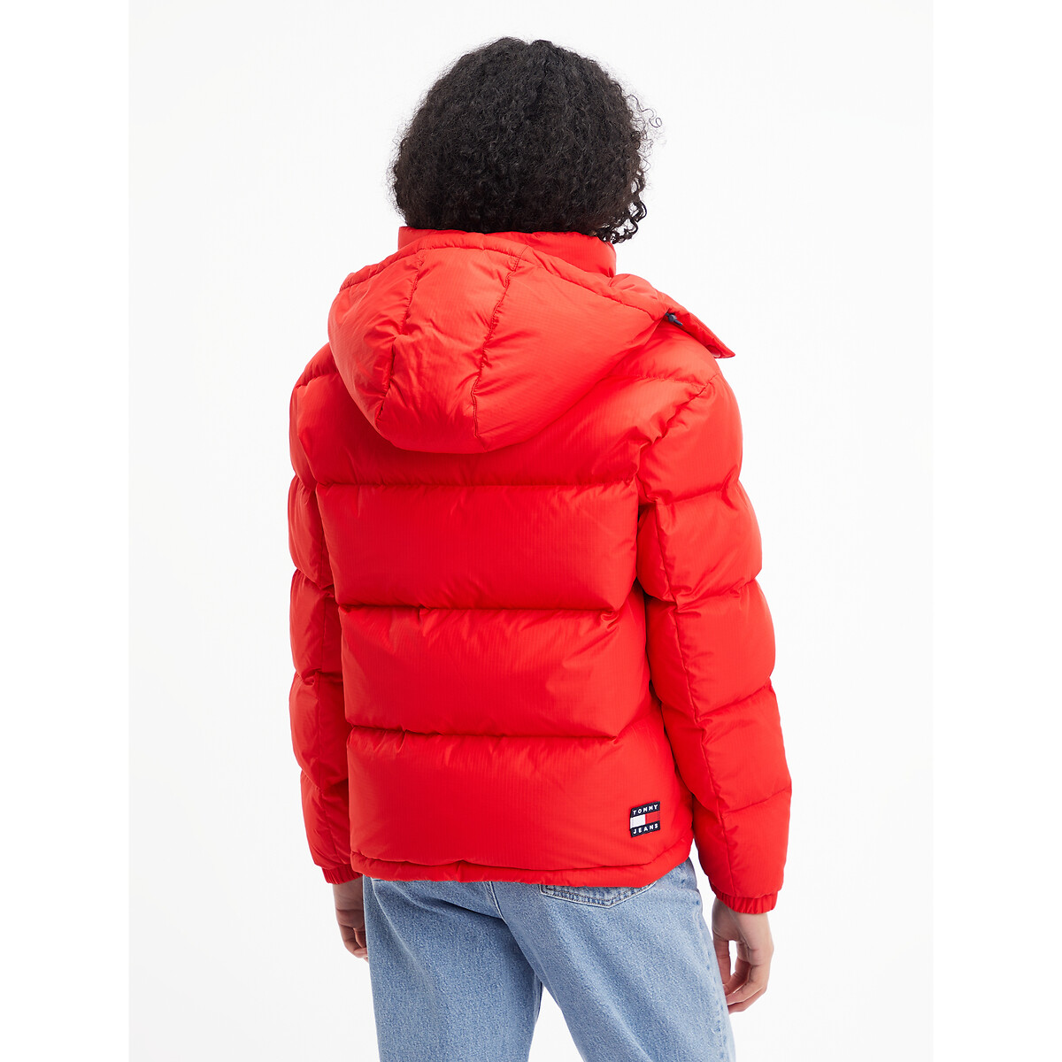 TOMMY JEANS<br>Jaqueta curta de plumas com capuz