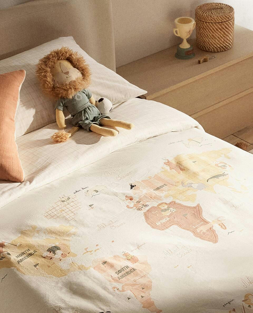 CAPA DE EDREDOM COM ESTAMPA DE MAPA