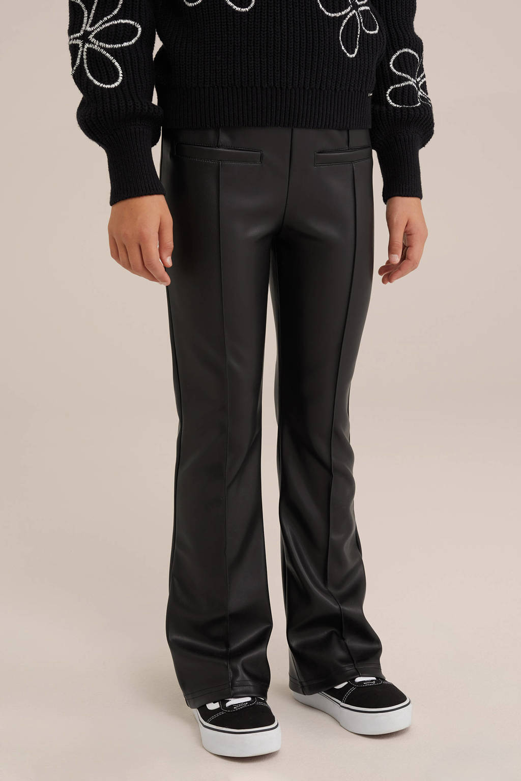 WE Fashion imitatieleren broek zwart