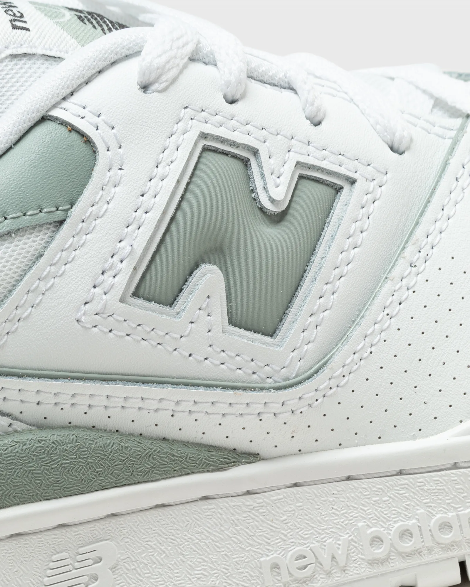 New Balance 550
