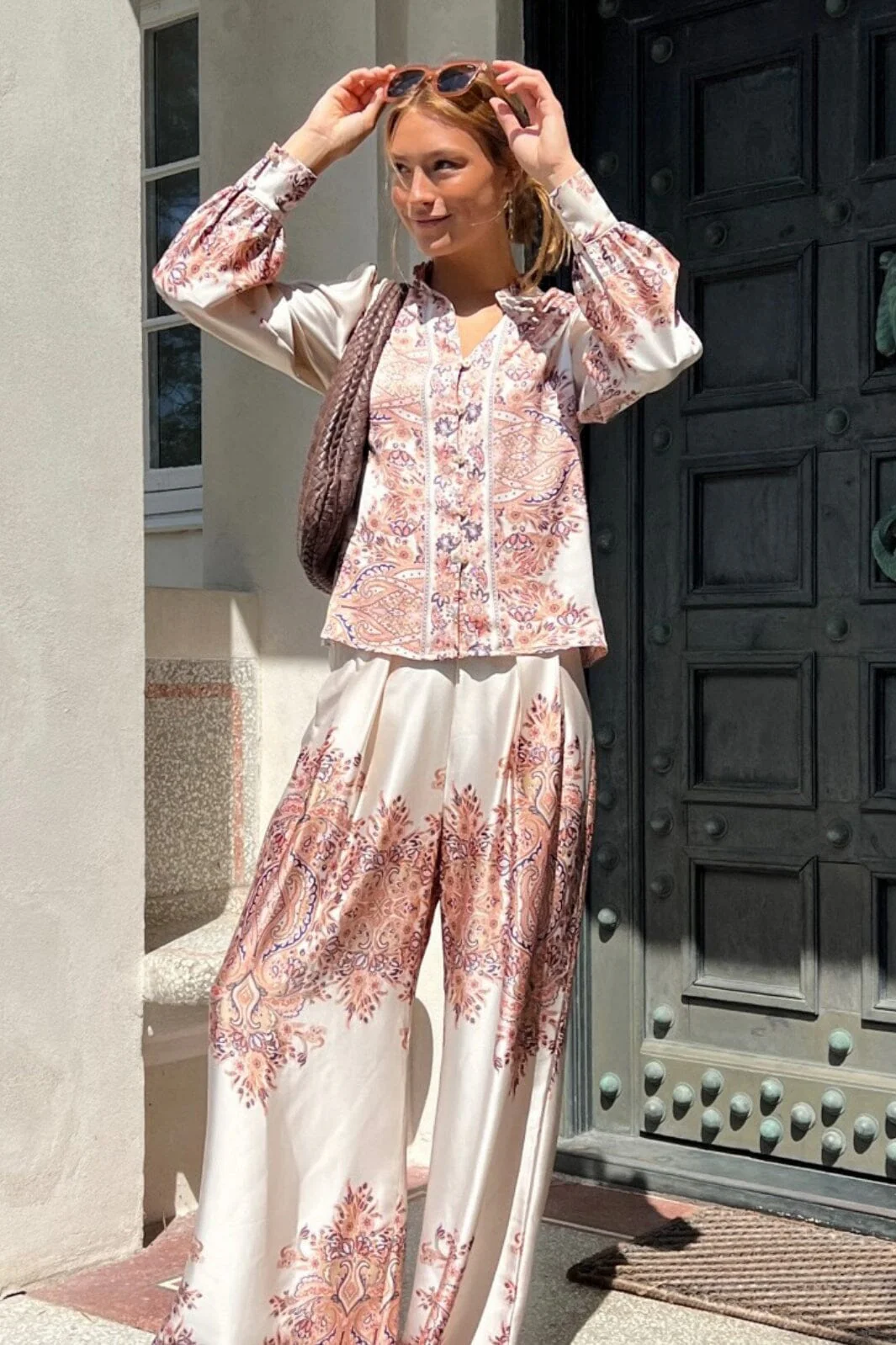 Neo Noir Massima Paisley Border Blouse creme