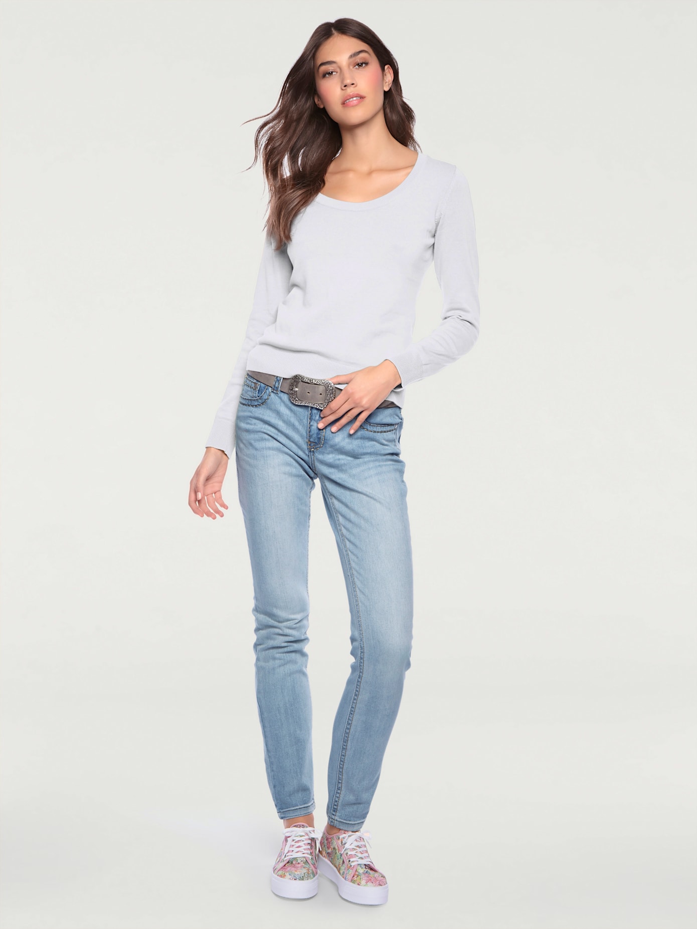 Pull col rond basique et facile à associer, coloris tendance