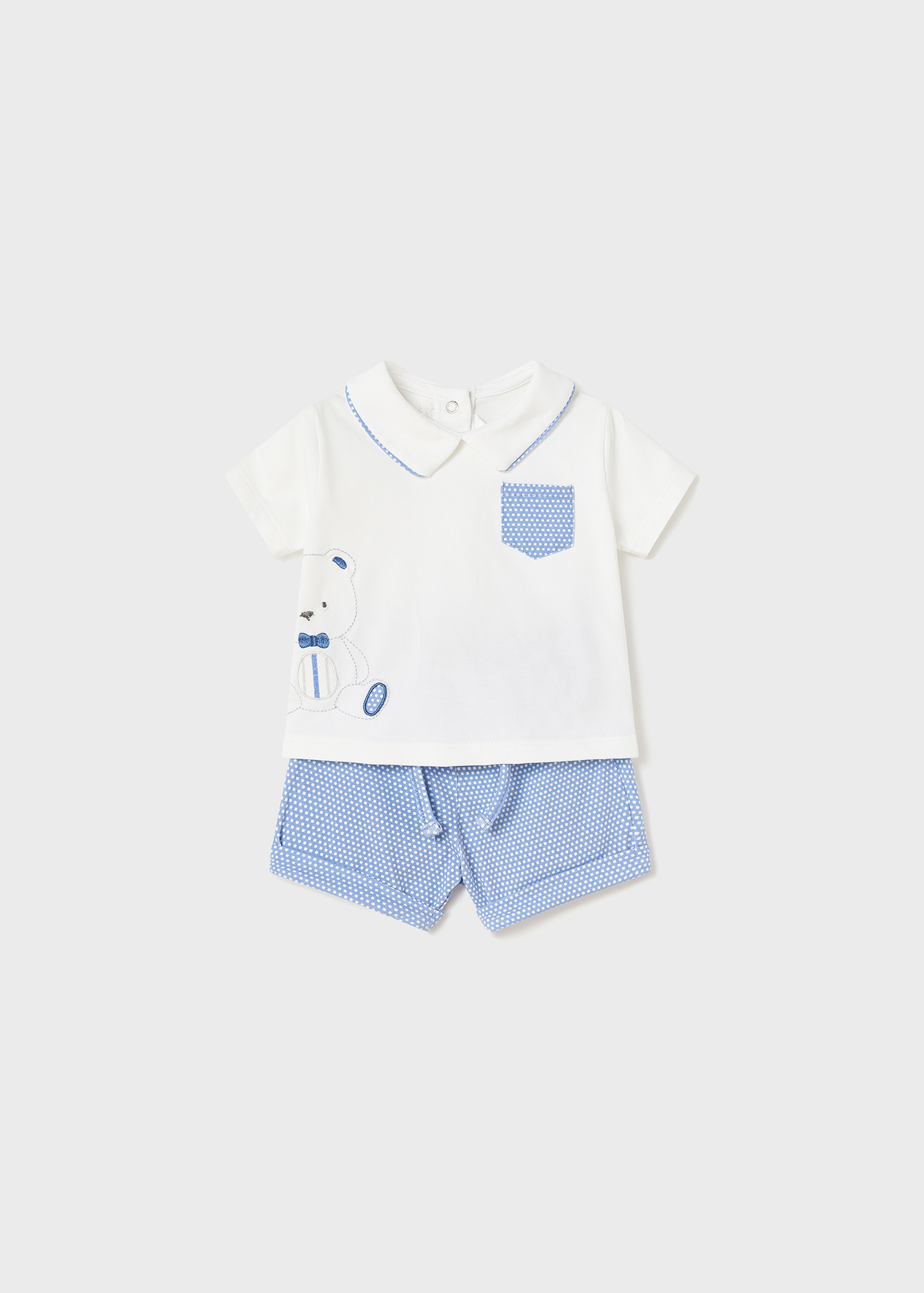 Conjunto de 4 peças em algodão sustentável para recém-nascidos.