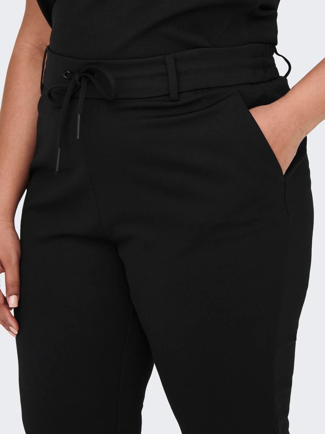CARGOLDTRASH Mittlere Taille Normal geschnitten Hose Black