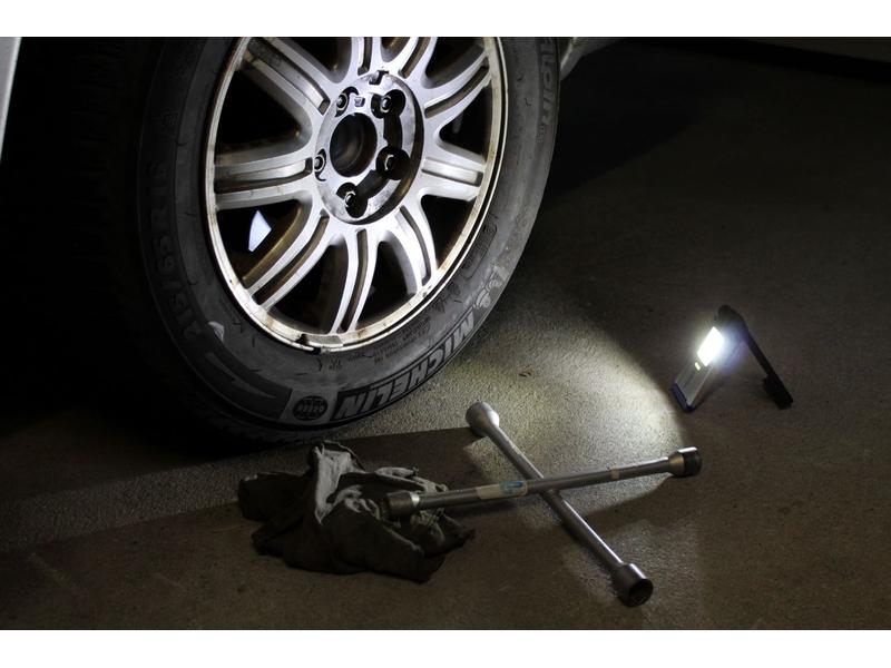 Nordride Handleuchte Flexi Light Deluxe 270 Lumen, IP20, mi Akku Handlampe, Taschenlampe