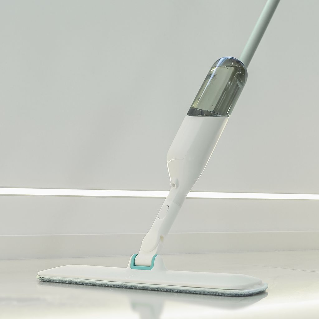 Spray Mopp Sprühwischer Bodenreiniger mit Wassertank / Mikrofaser Pad (54067) - Blau / Weiss