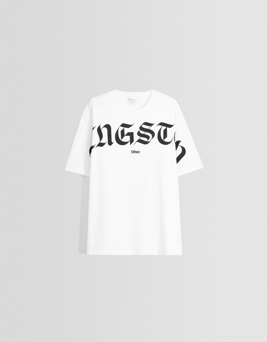 Camiseta de manga curta com estampa e modelagem quadrada