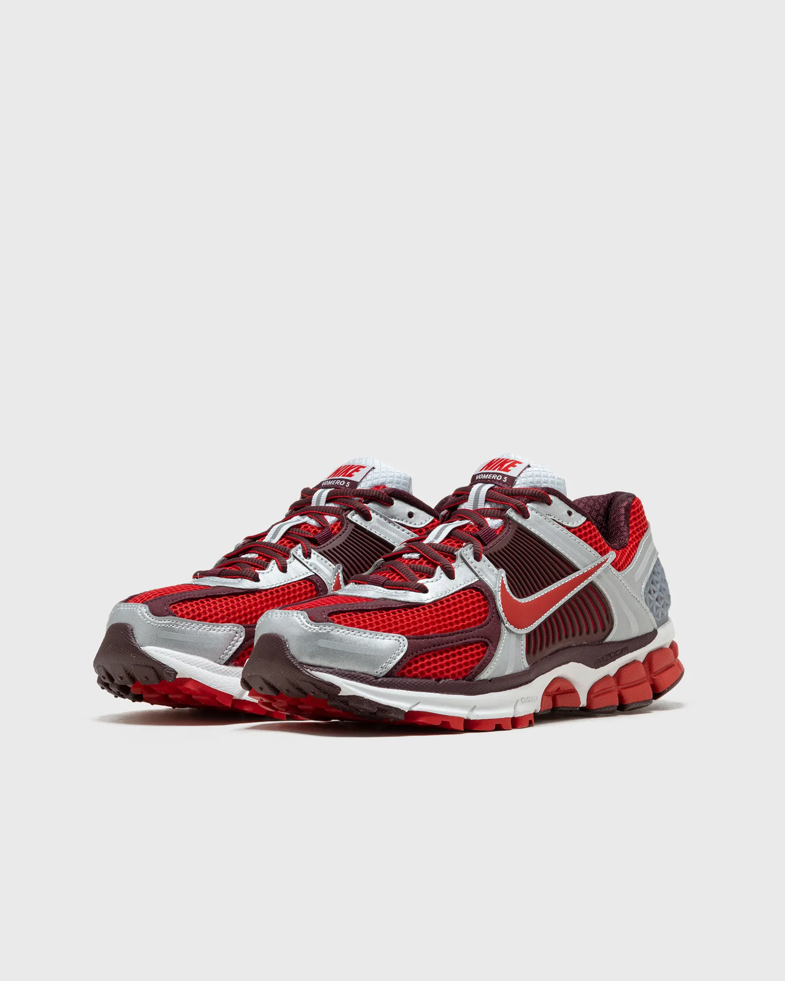 Nike WMNS NIKE VOMERO 5