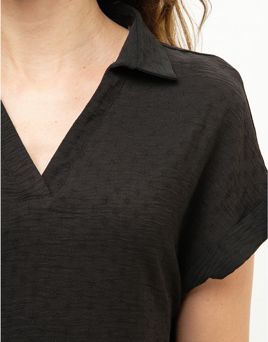 Blouse noire esprit polo