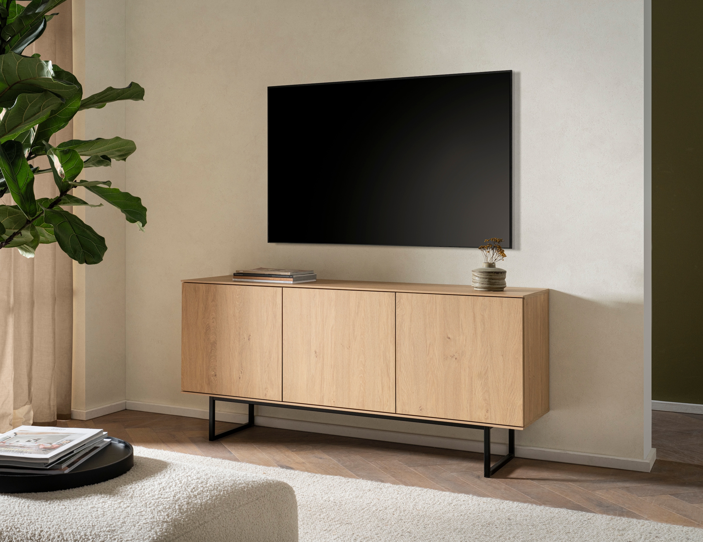 Home affaire Lowboard »Lund, moderner TV-Unterschrank, Kommode mit Kufengestell« ausreichend Stauraum, vielseitig einsetzbar, 150 cm breit