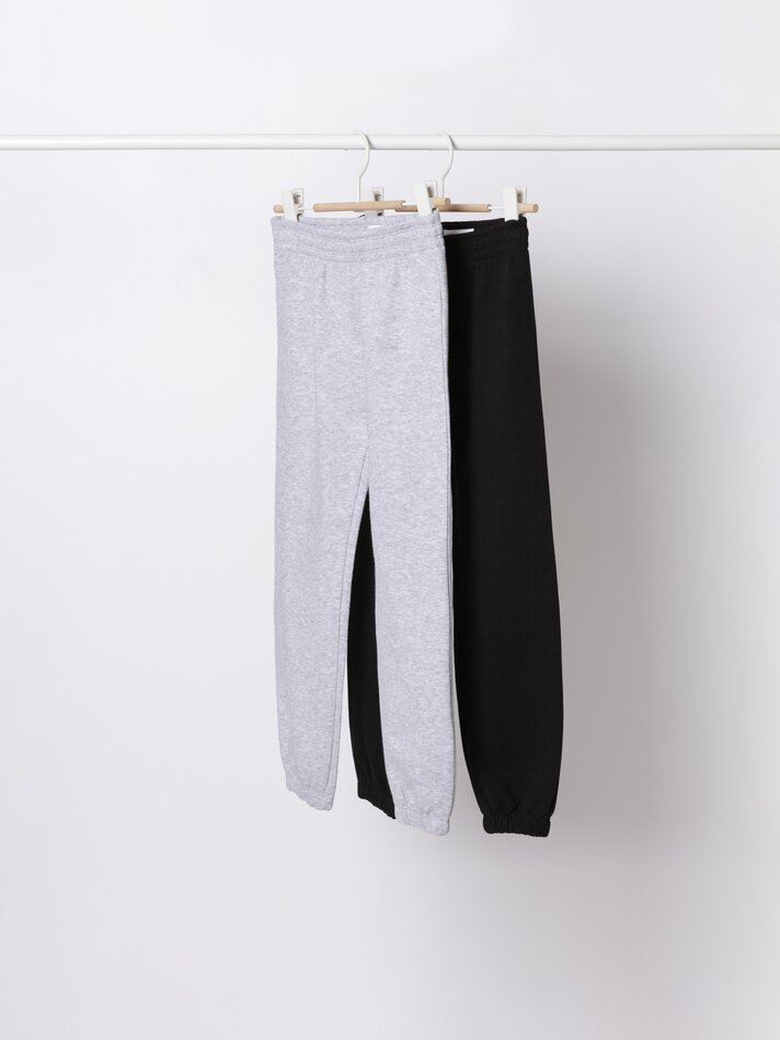 Conjunto com 2 calças de moletom básicas - pretas
