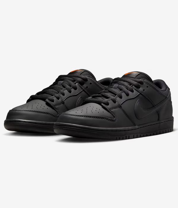 Nike SB Dunk Low Pro Schuh (black black black)