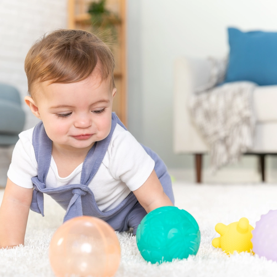 Infantino Sensory 4 Teile Spielbälle-Set mit Musik und Licht