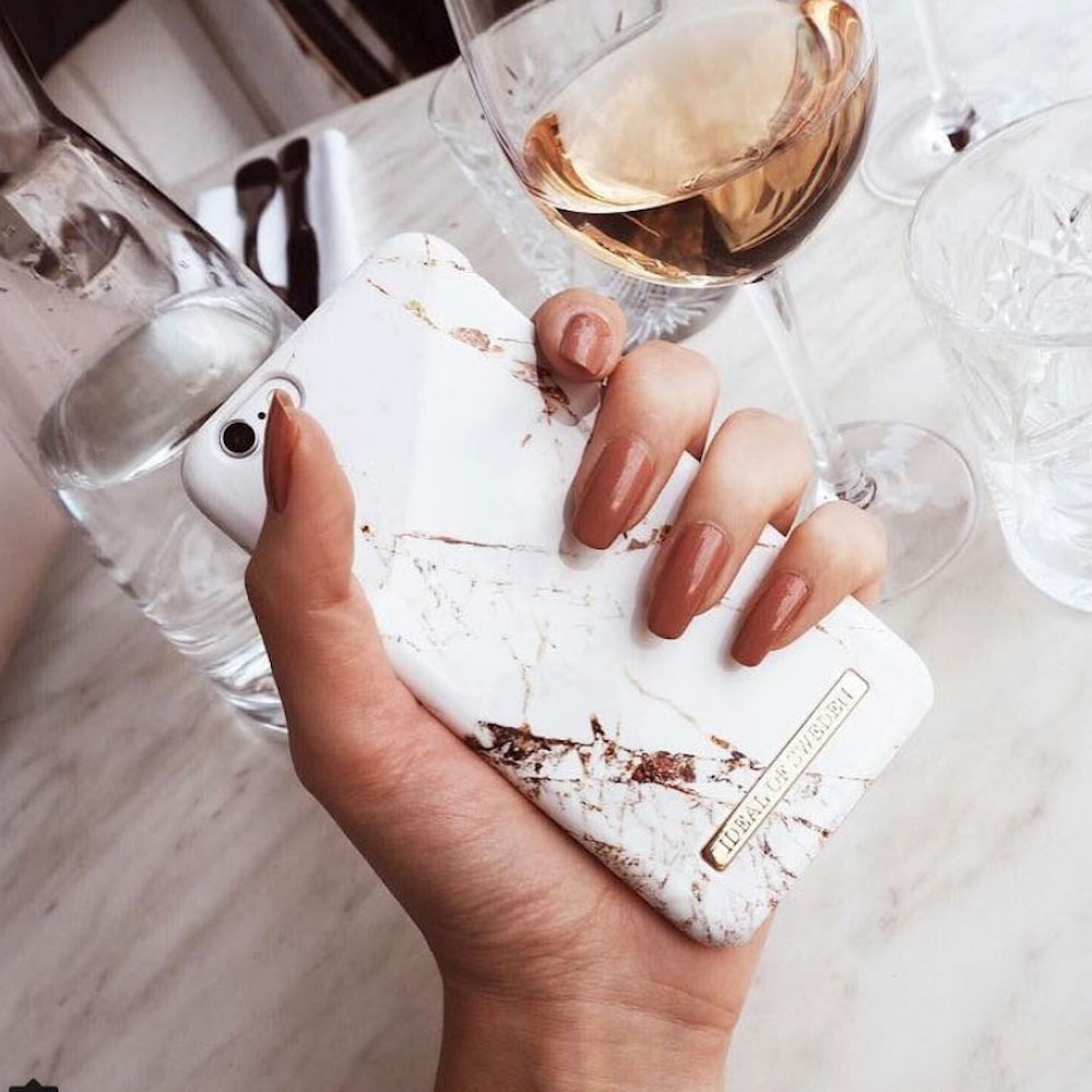 iPhone SE (2022/2020) / 8 / 7 / 6S Hardcase Hülle (IDFCA16-I7-46) - Carrara Gold