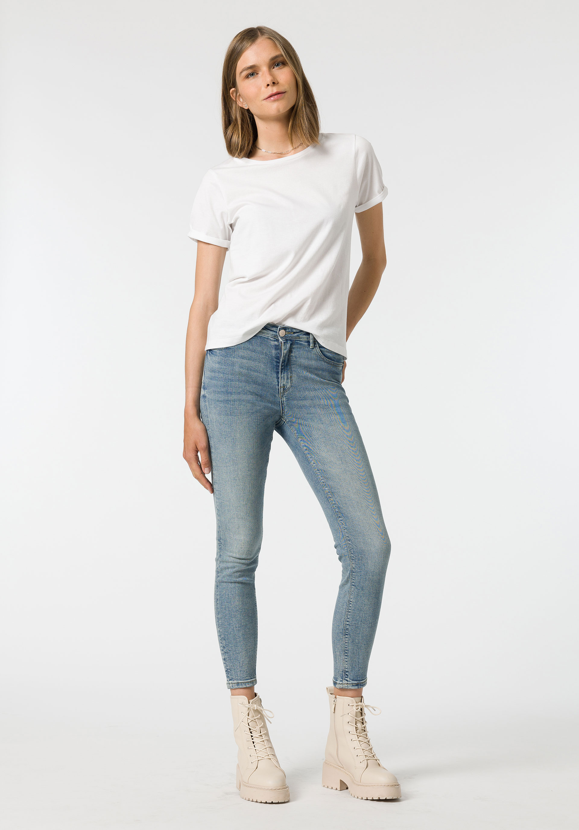 Jeans Light Push-up Skinny Cintura Média