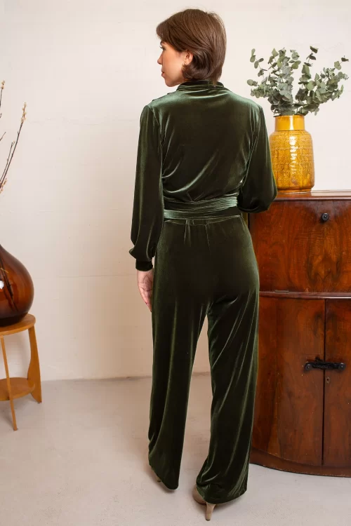 Very Cherry Emmylou Velvet Jumpsuit in Olijf