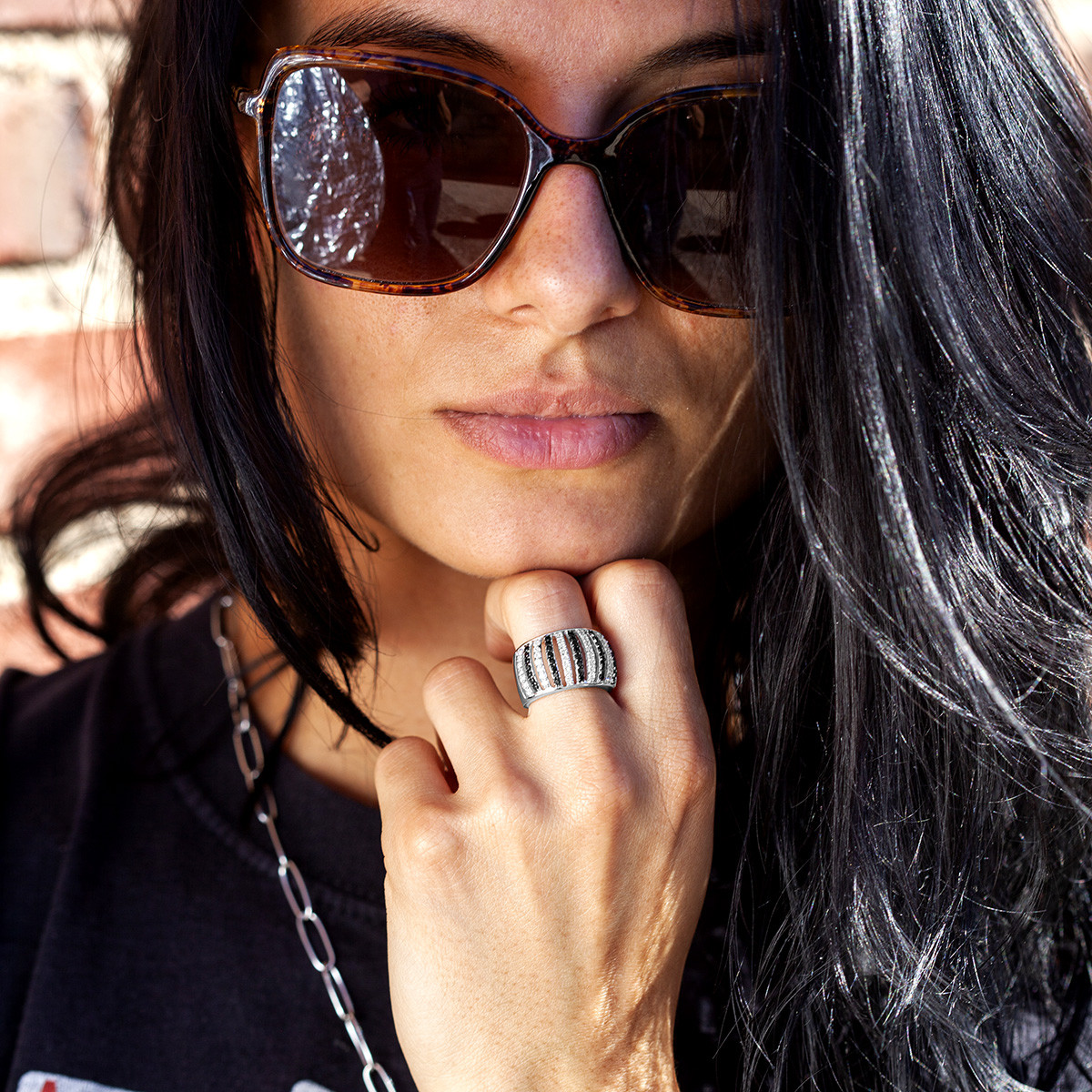 Bague argent 925 et ruthénium noir, spinelles noires et zirconias