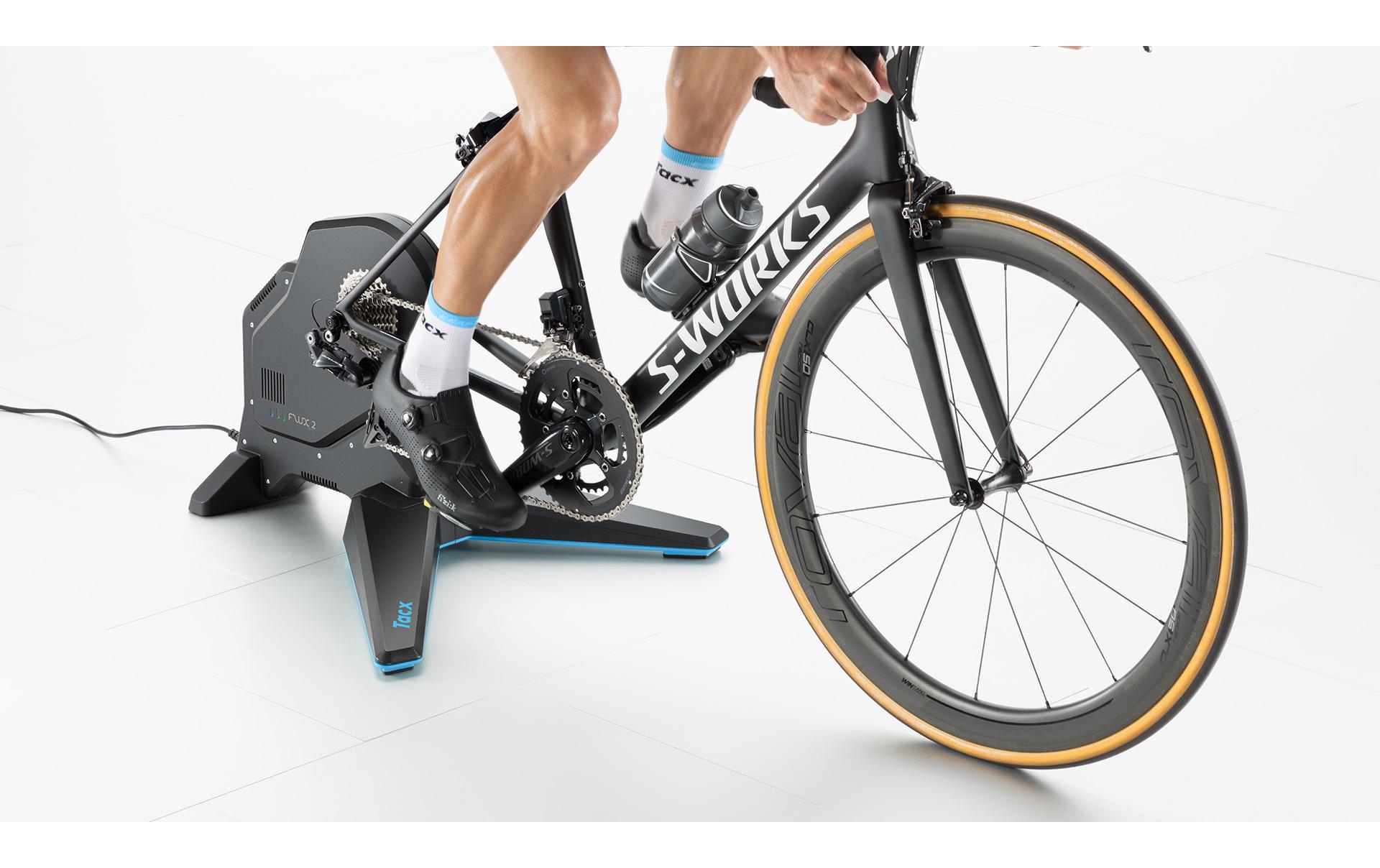 Rollentrainer Flux 2 Smart Elektrisch 2000 W<br>FLUX 2 Smart Indoor Trainer für Anspruchsvolle