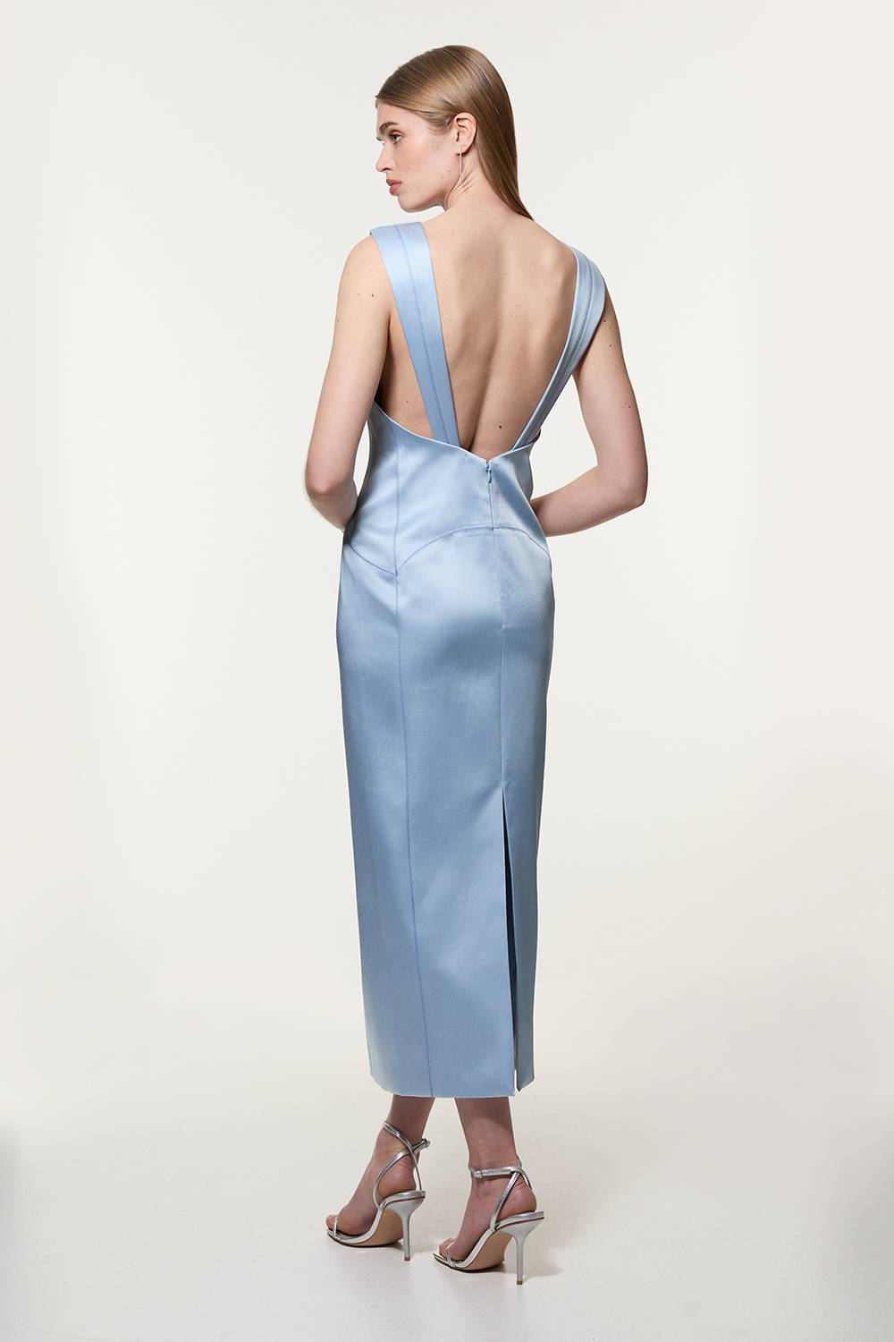 KarenMillen Robe maxi crayon structurée et cintrée en satin de viscose avec détail de couture.
