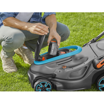 Gardena 2x18V grasmaaier Powermax P4A 37cm incl. twee 4.0Ah accu's + lader