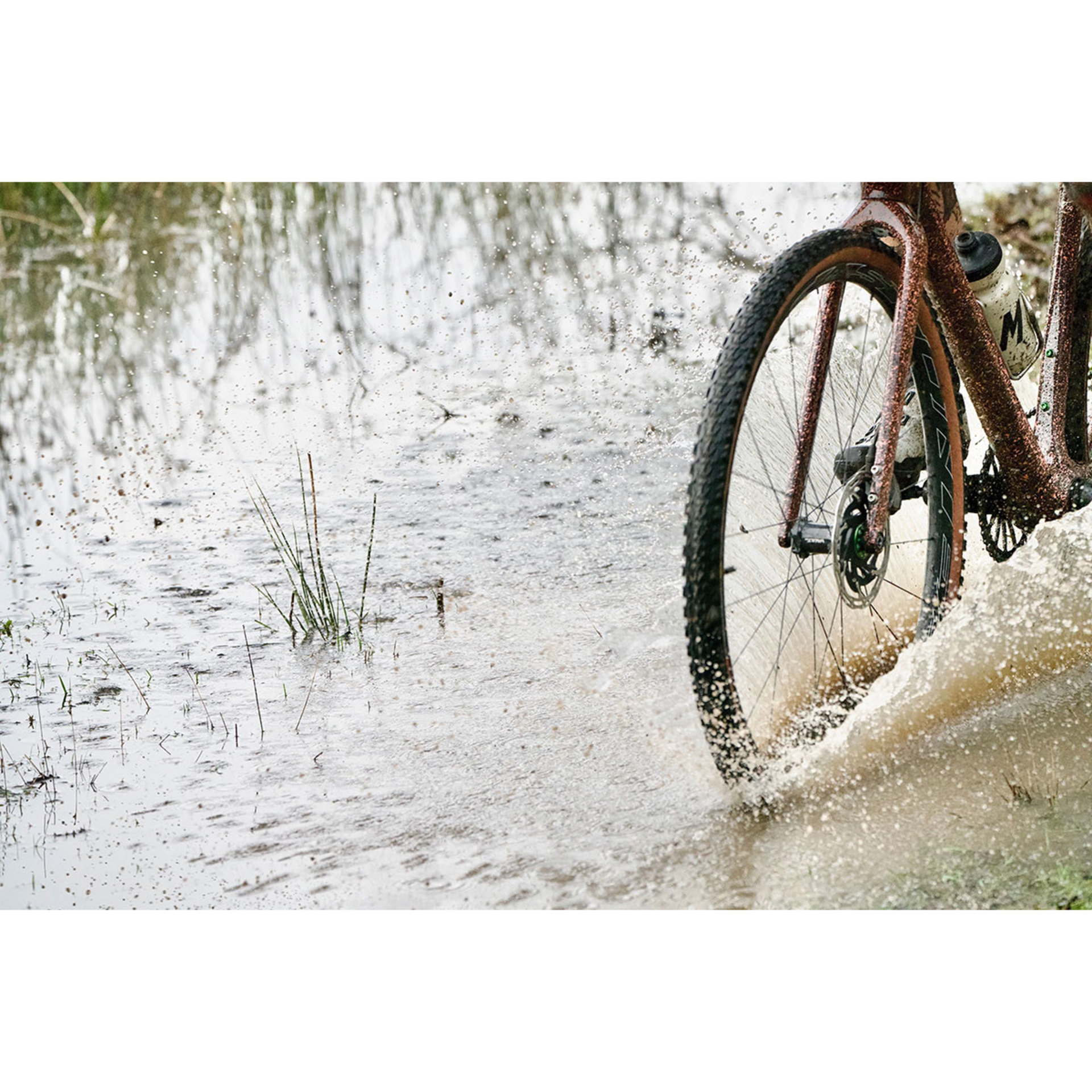 Hutchinson Tundra TLR Hardskin Gravelband Tan Skinwall