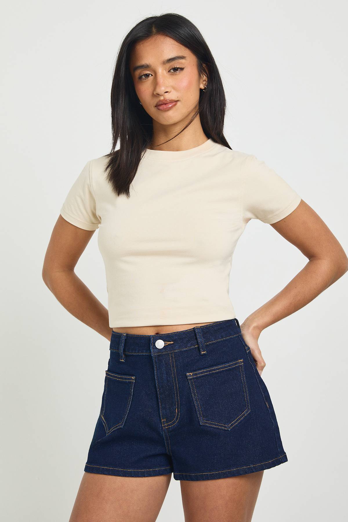 boohoo Short En Jean Petite Taille Avec Détail Poches Avant