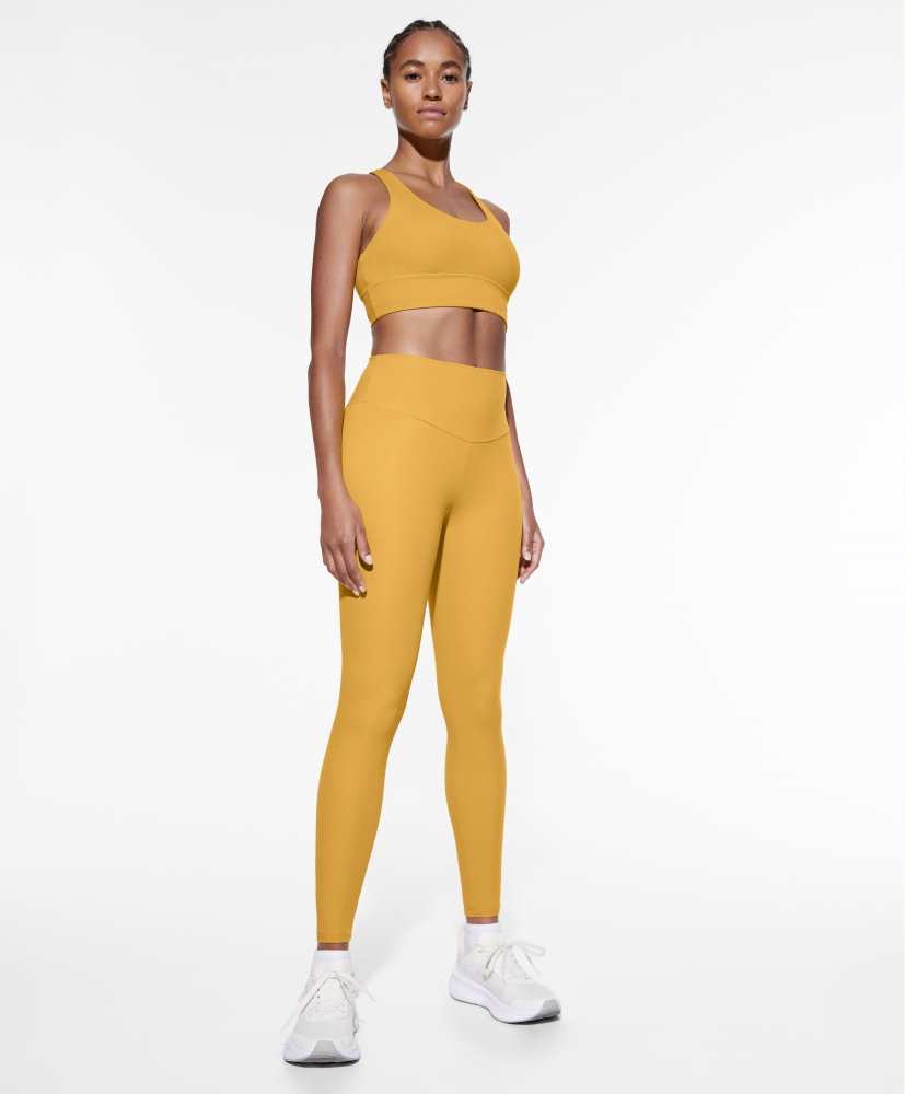 Sutiã esportivo com suporte médio para os seios.