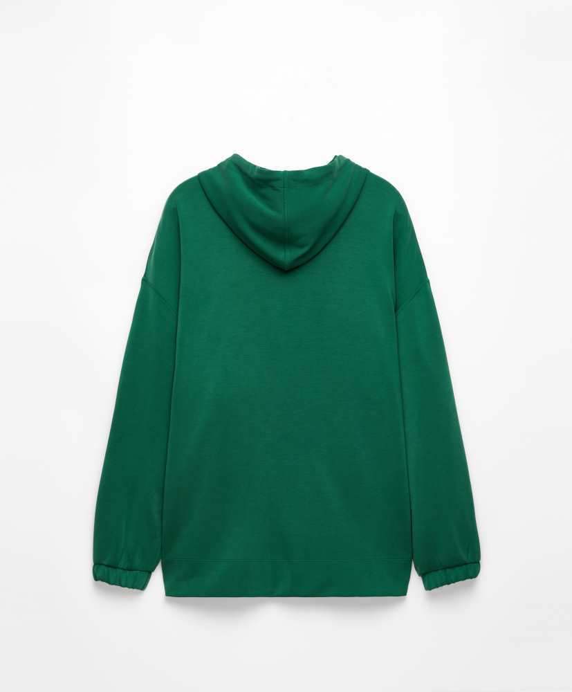 Moletom oversized em modal com toque macio e zíper.