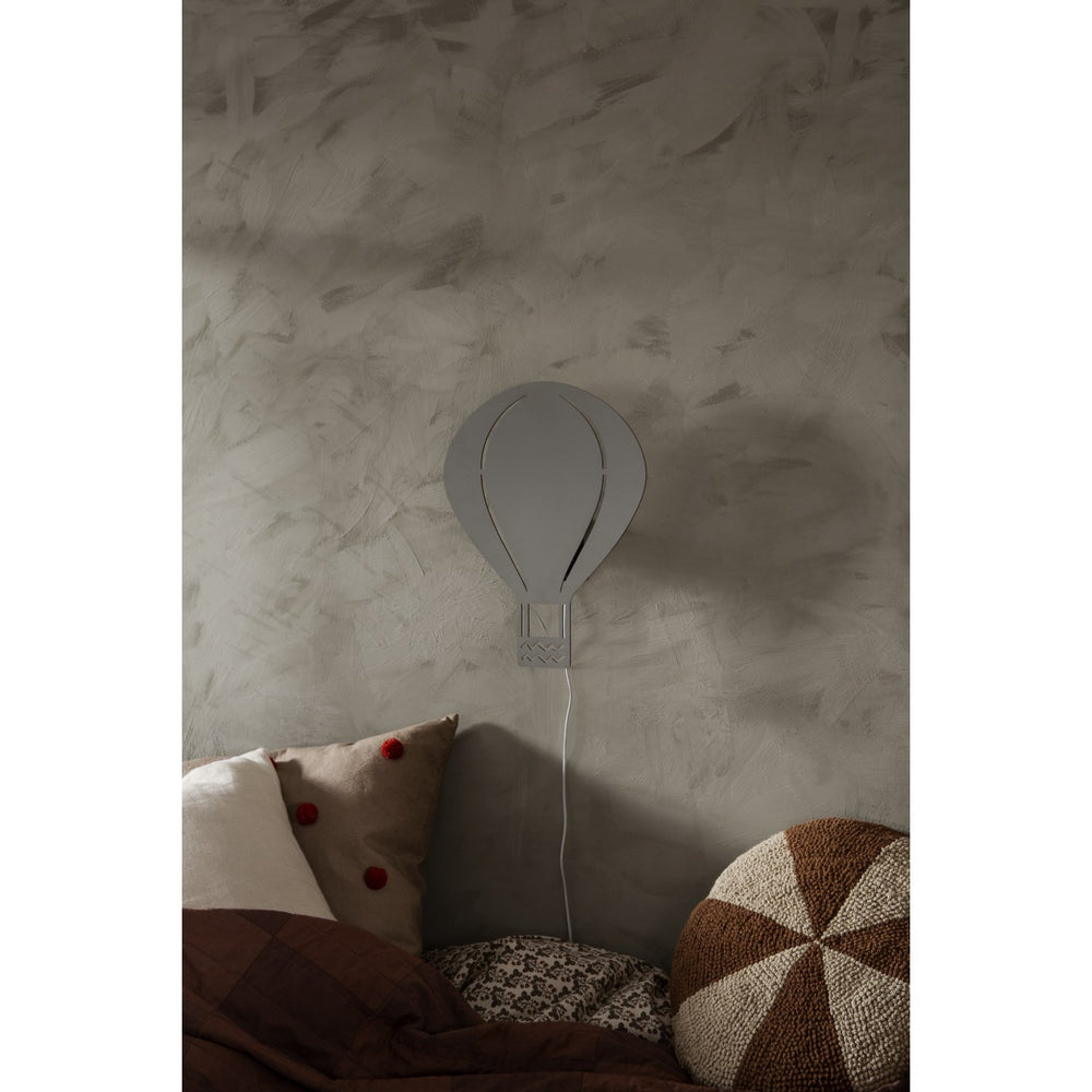 Køb Ferm Living Grey Air Balloon Væglampe | Luksusbaby