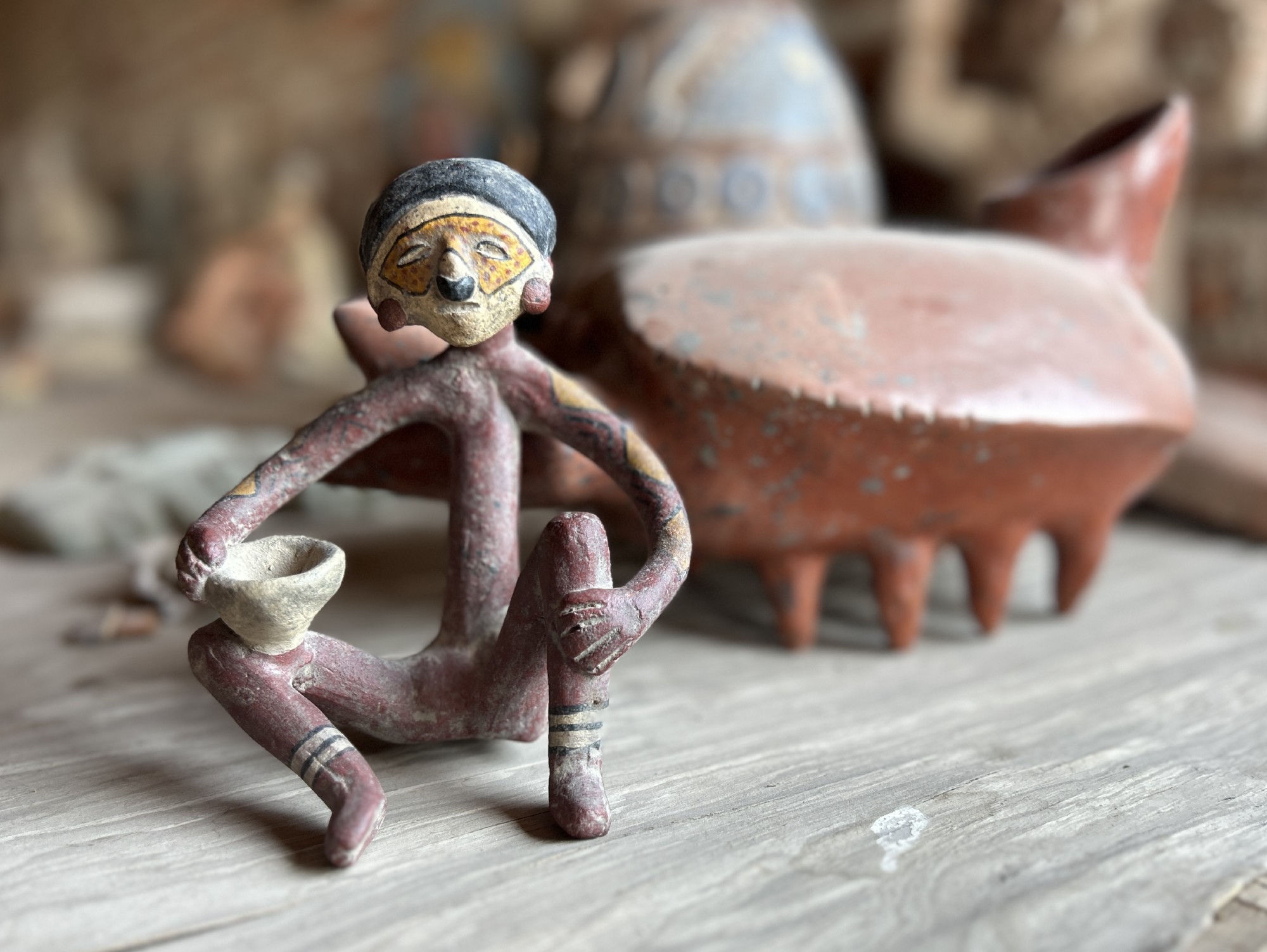 Terrakotta-Figur 'Nayarit', II, sitzend, handbemalt, L 12 cm, B 8 cm, H 15 cm von fischer's lagerhaus