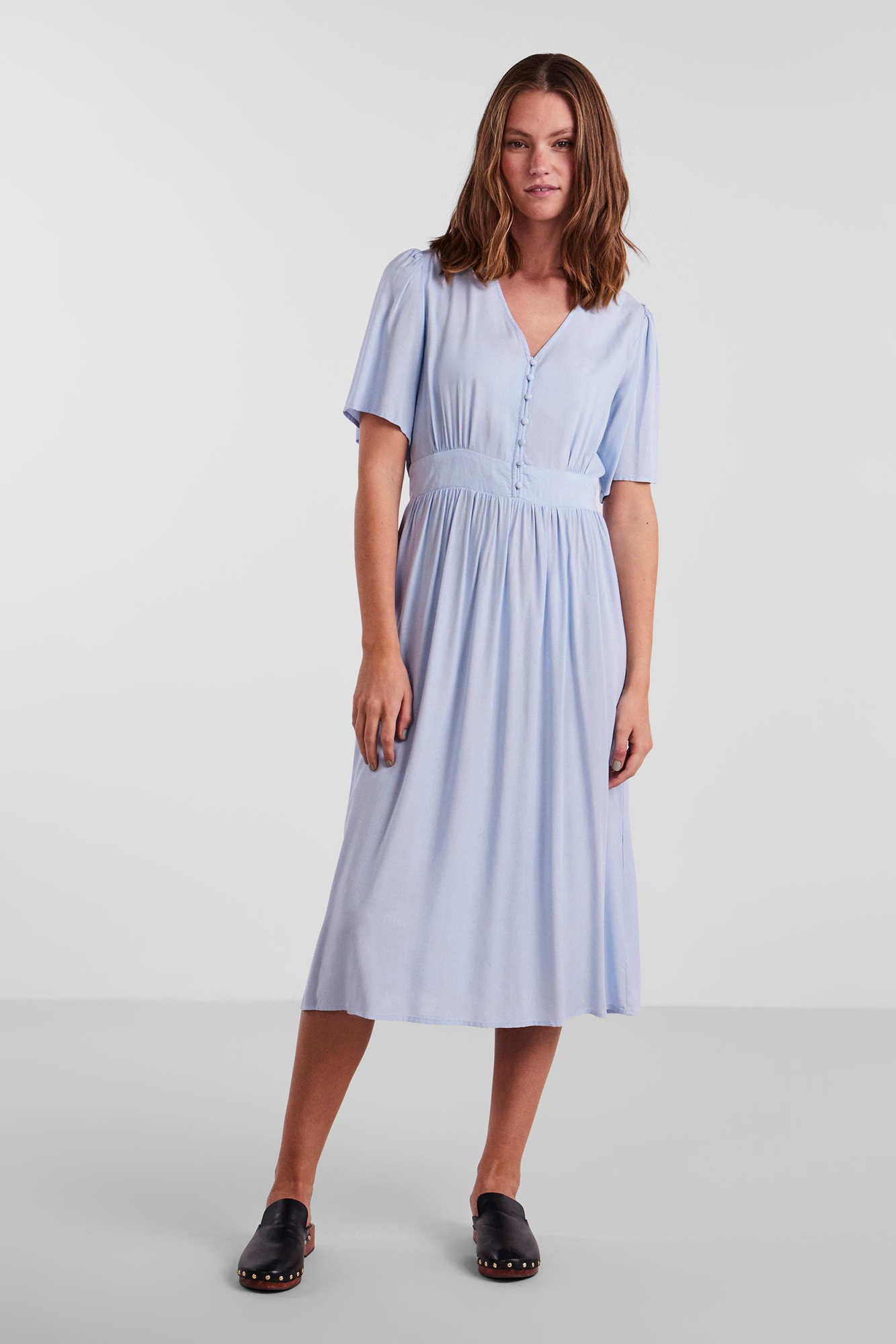 Vestido longo feminino.