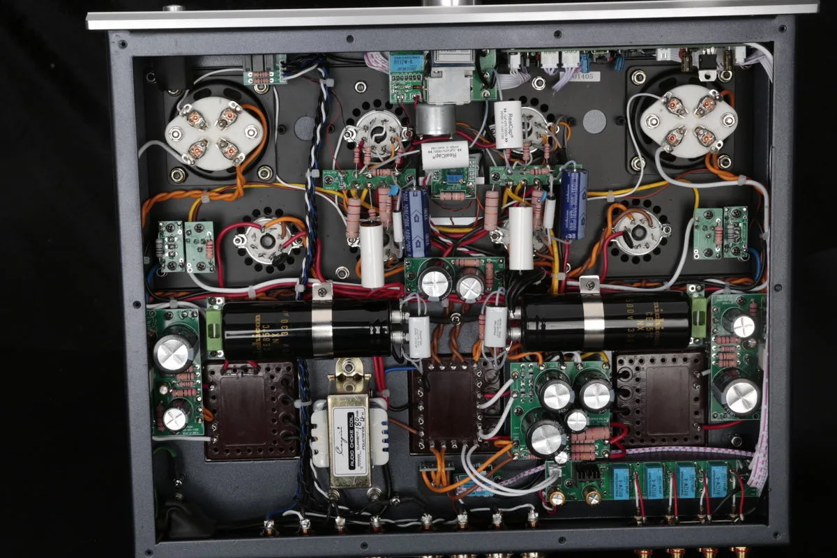 Cayin CS-300A Noir Amplis hi-fi stéréo
