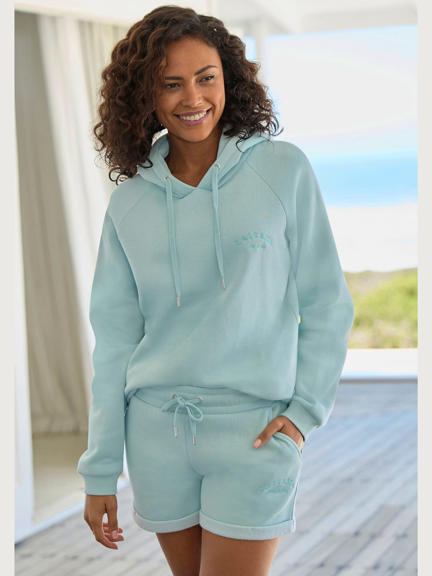 Sweatshirt à capuche avec logo brodé