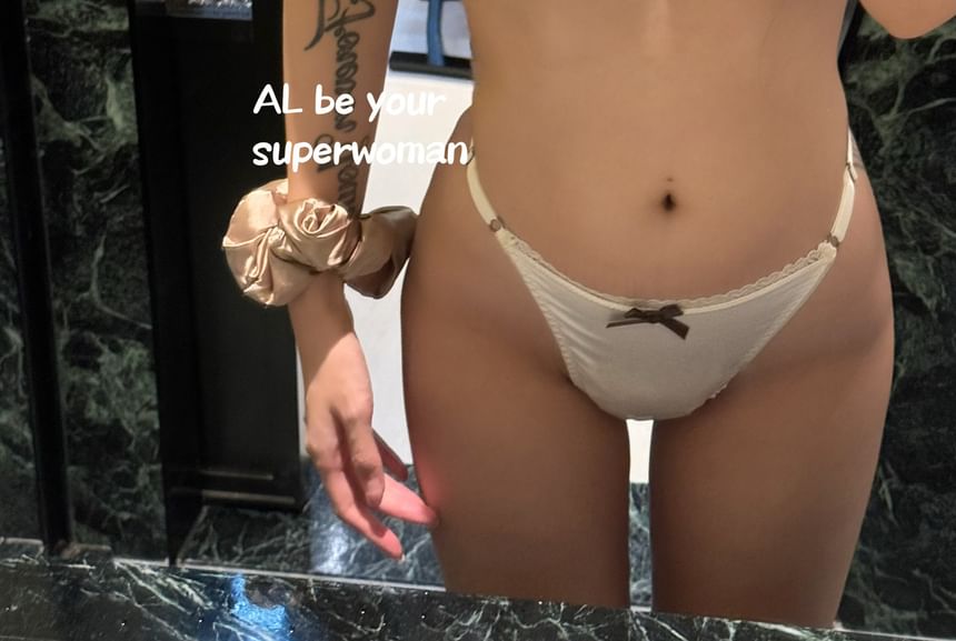 Sundewea - Satijnen bralette met strik en kantafwerking, effen, met slipje / set