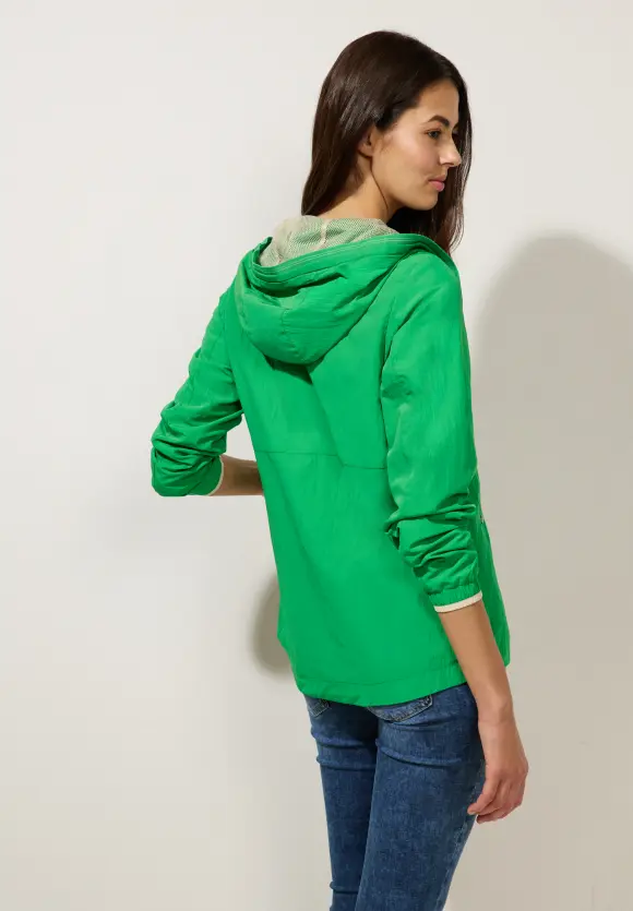 Moderner Windbreaker - wild green