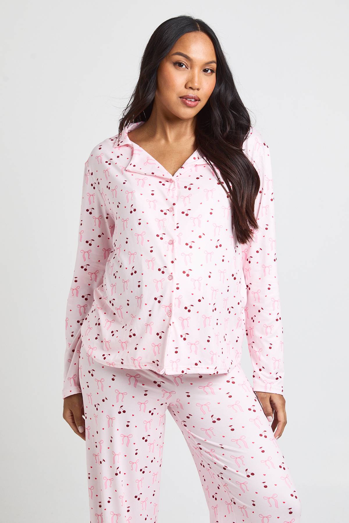 boohoo Ensemble De Pyjama De Maternité À Manches Longues Avec Imprimé Nœuds Et Cœurs - Haut Chemise Et Pantalon